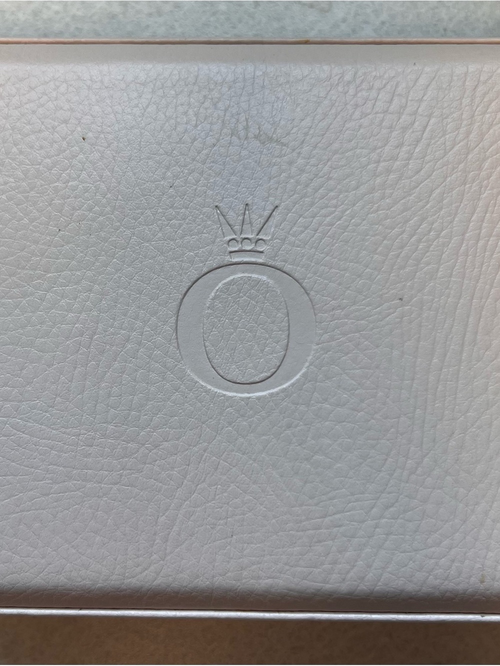Pandora Limited Edition leather Case with embossed Logo in Blush/cream.